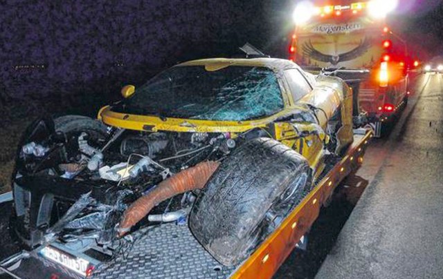 Gumpert Apollo Crash in Germany