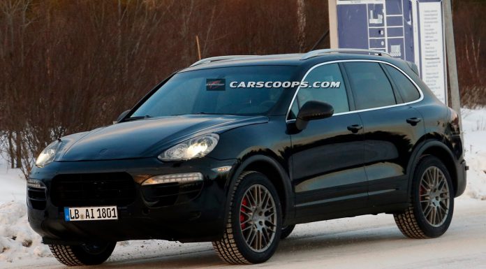 Facelifted 2015 Porsche Cayenne Tests in the Snow