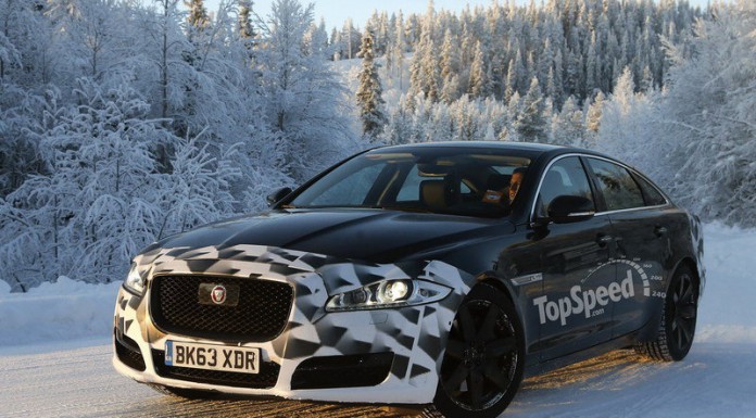 Facelifted Jaguar XJ Tests in the Snow