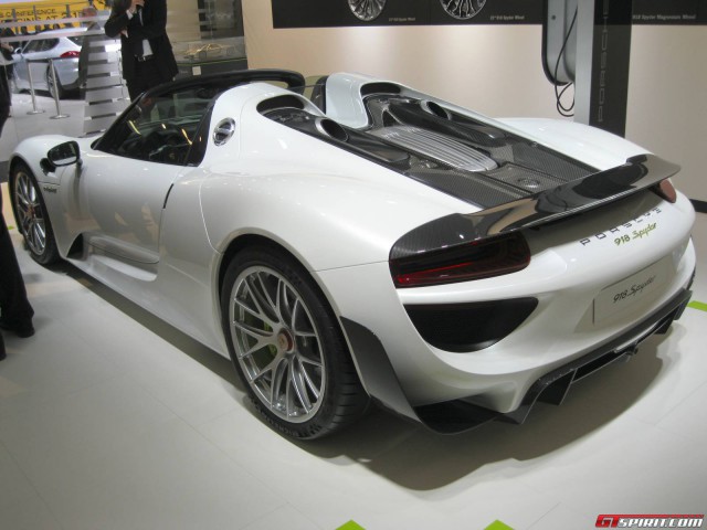 Detroit 2014: Porsche 918 Spyder Weissach Package