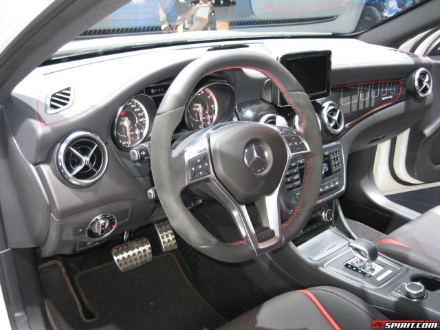 Mercedes-Benz GLA 45 AMG Interior