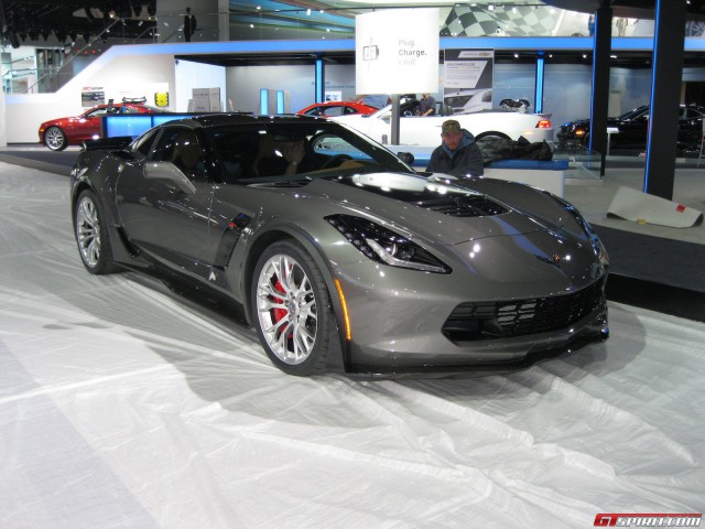 Detroit 2014: Grey Corvette Z06