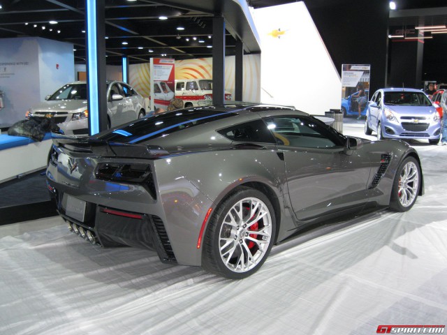 Detroit 2014: Grey Corvette Z06