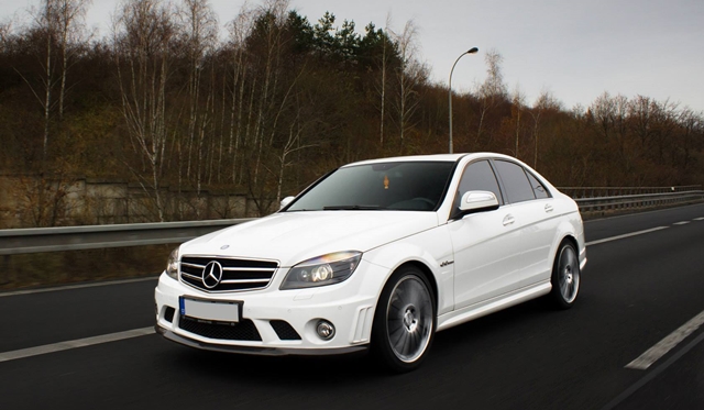 Video: 580 hp strong Mercedes-Benz C63 AMG by Väth terrorizes Prague´s periphery