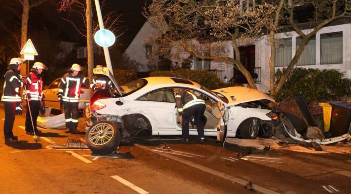 Mercedes-Benz CL 65 AMG Wrecked in Germany