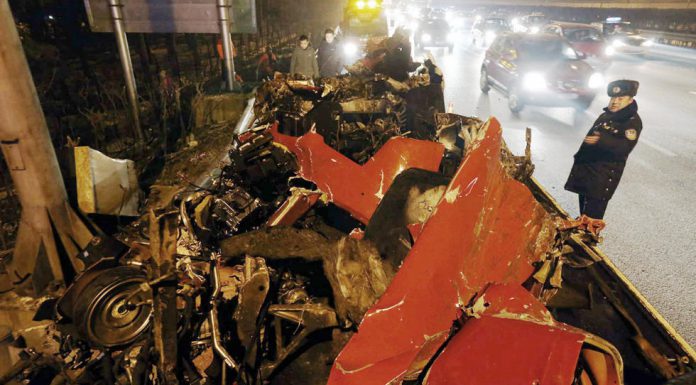 Savage Ferrari 458 Italia Crash