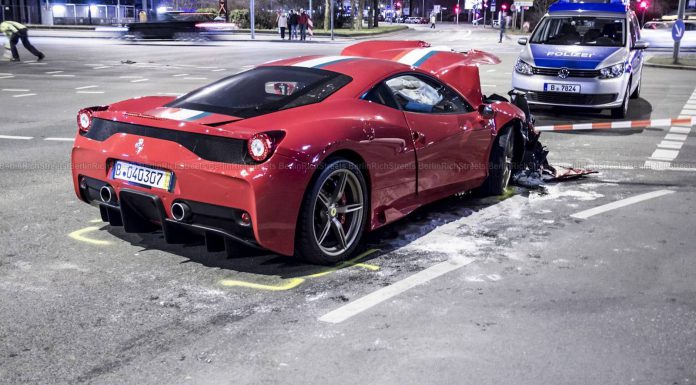 Ferrari 458 Speciale Crash in Berlin 