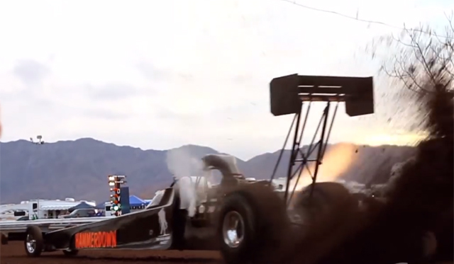 Watch a 7,000hp Dragster Racing on Dirt!