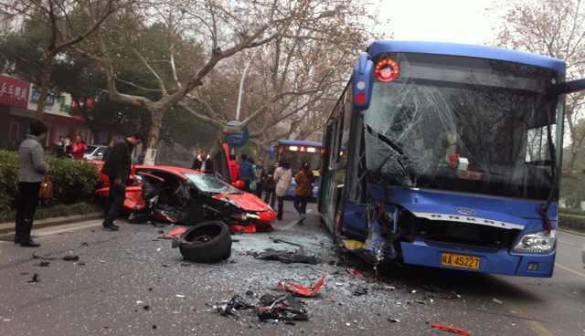 Lamborghini Aventador Smashes Into Bus in China