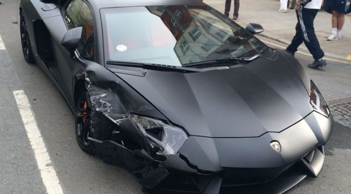 Black Lamborghini Aventador Crashes in London 