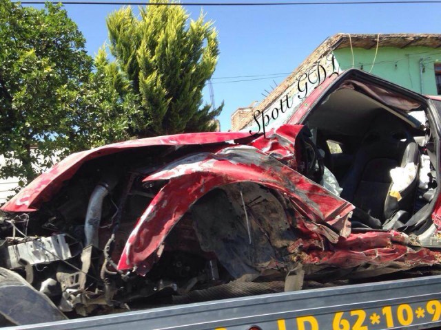 Red Nissan GT-R Crashes in Guadalajara