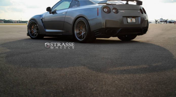 Alpha 7+ Nissan GT-R Black Edition with Strasse Wheels