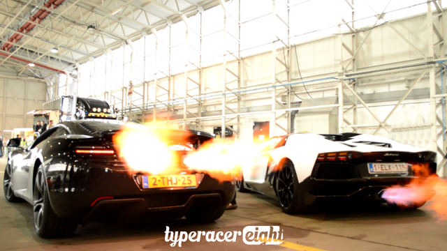 Video: McLaren 12C vs Lamborghini Aventador Flame-Battle