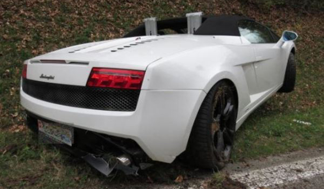 Lamborghini Gallardo LP560-4 Spyder Crashes in Switzerland