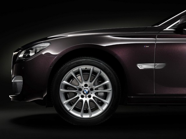 Official: 2015 BMW 740Li xDrive Horse Edition