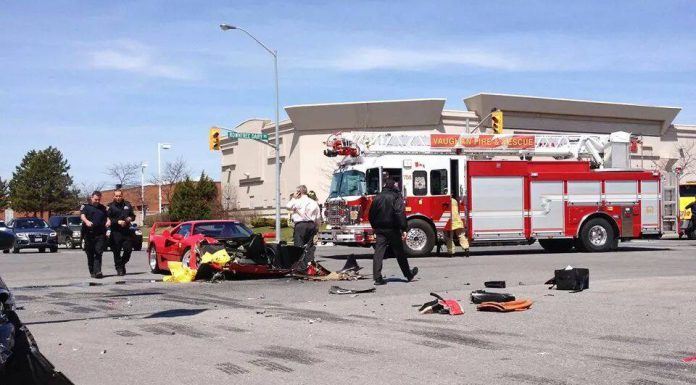 Ferrari F40 Crashes in Canada 