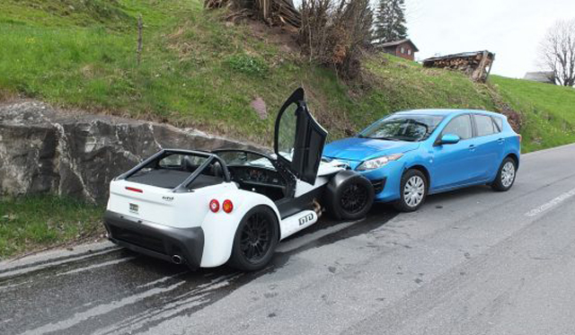 White Donkervoort D8 GTO Crashes in Switzerland