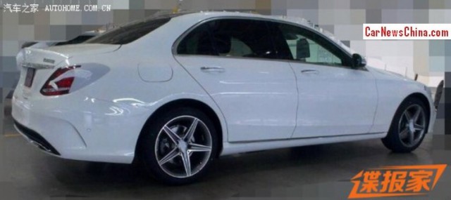 Long-Wheelbase Mercedes-Benz C-Class Snapped Before Beijing Motor Show