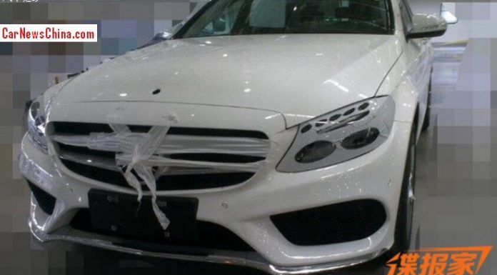 Long-Wheelbase Mercedes-Benz C-Class Snapped Before Beijing Motor Show