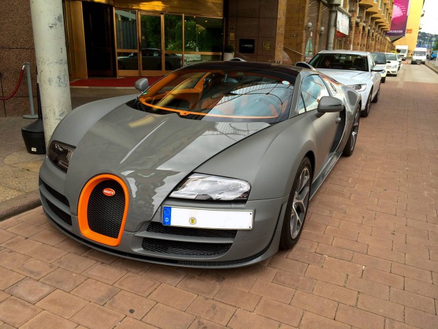 Matt Grey Bugatti Veyron Grand Sport Vitesse