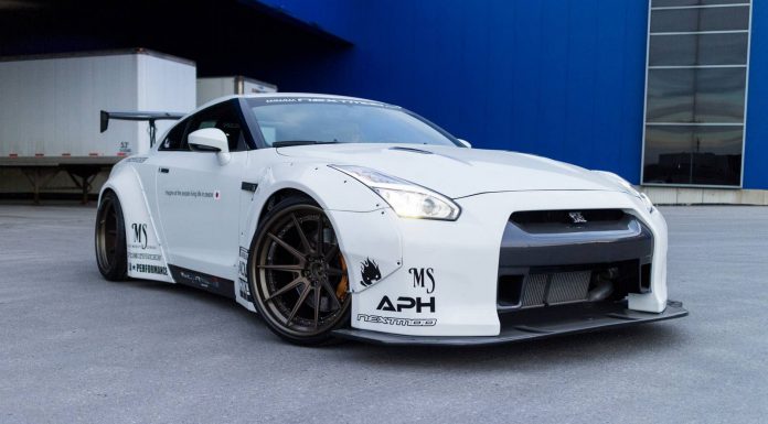 White Liberty Walk Nissan GT-R Photoshoot 