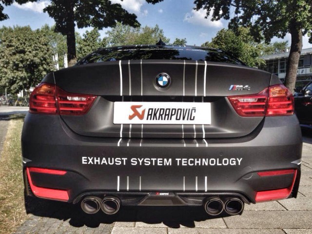 Video: BMW M4 with Akrapovic Exhaust System 