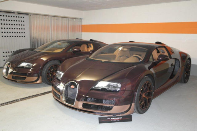 Two Bugatti Veyron Grand Sport Vitesse Rembrandt's For Sale in Munich!