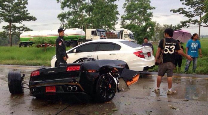 Lamborghini Gallardo Crashes Under Heavy Rains