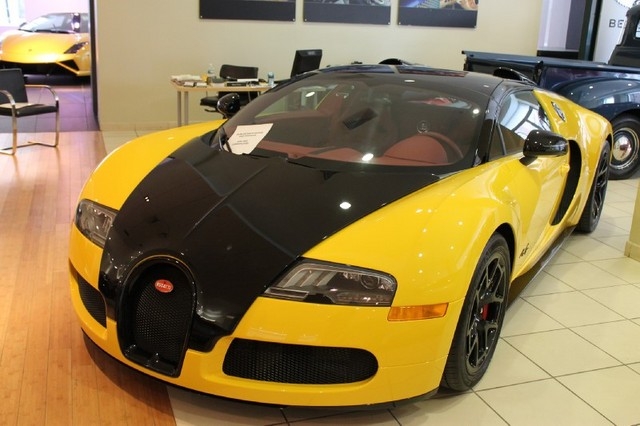 Bumblebee Coloured Bugatti Veyron Grand Sport For Sale in New York