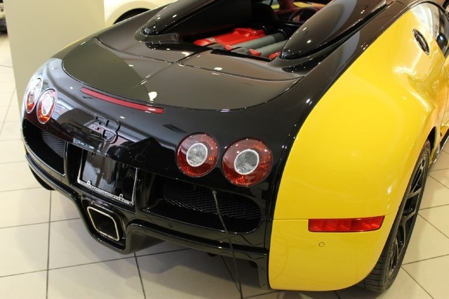 Bumblebee Coloured Bugatti Veyron Grand Sport For Sale in New York
