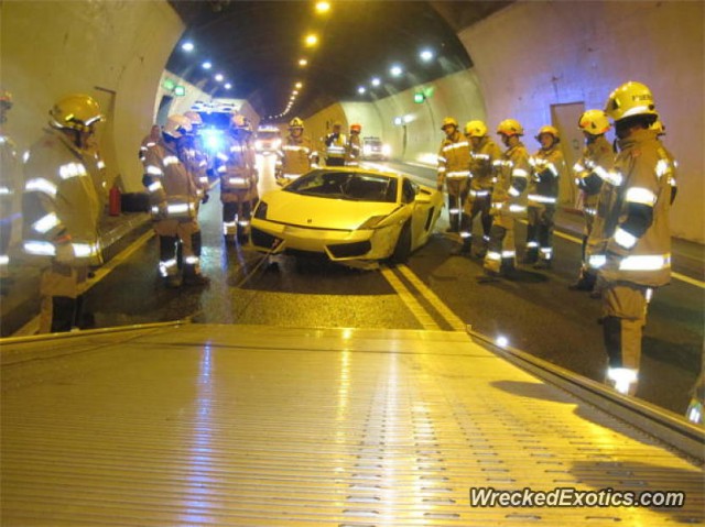 Lamborghini Gallardo LP560-4 Crashed in Austrian Tunnel