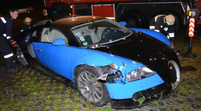 Crashed Bugatti Veyron for Sale at $252,760
