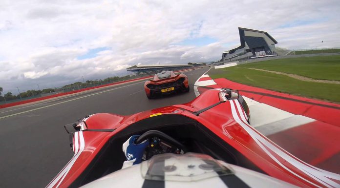 Video: McLaren P1 vs BAC Mono Hot Lap at the Silverstone Circuit