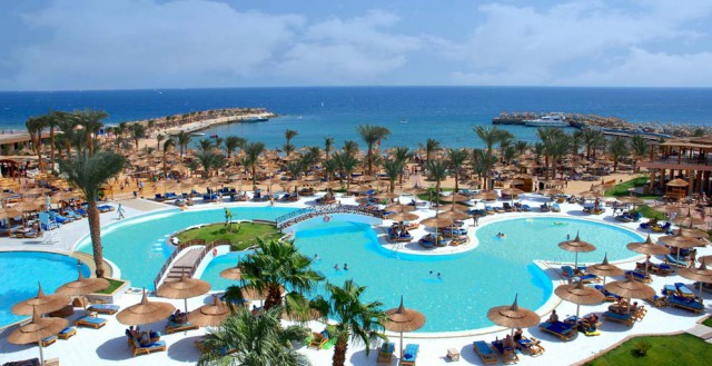 Red Sea Glamour: Beach Albatros Resort in Egypt