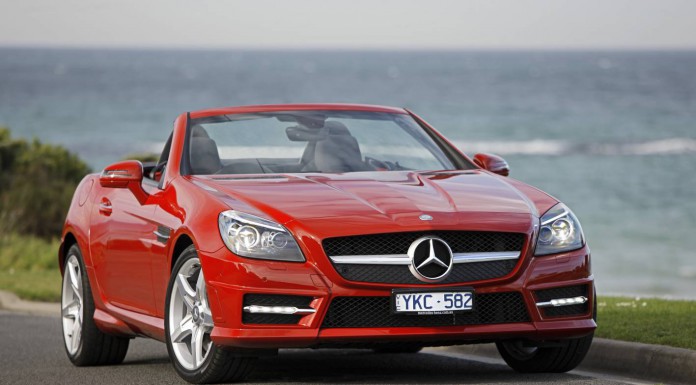 2011_Mercedes-Benz_SLK_350_BlueEFFICIENCY_R172_roadster_2011-08-16_01