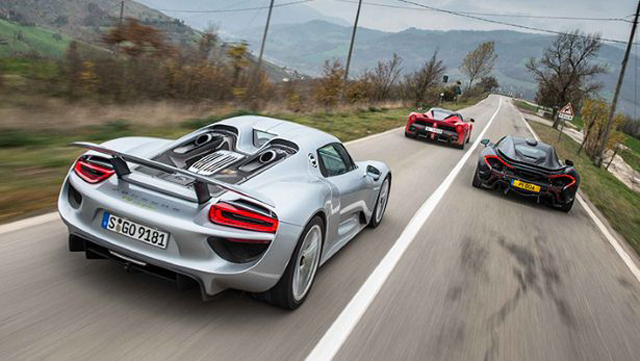 Top Hits the Jackpot; McLaren P1 vs Porsche 918 Spyder vs LaFerrari - GTspirit