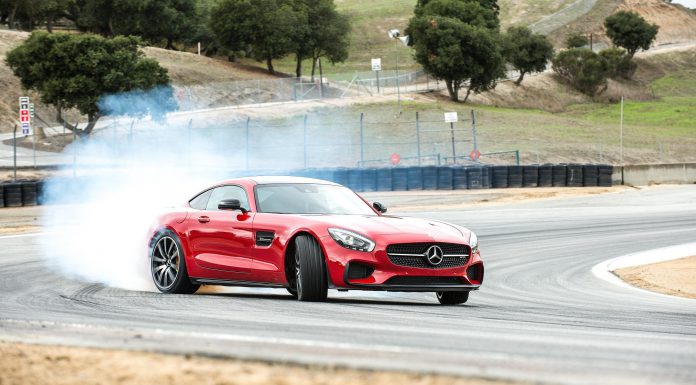 A Mercedes Christmas with AMG GT Films via Virtual Reality 