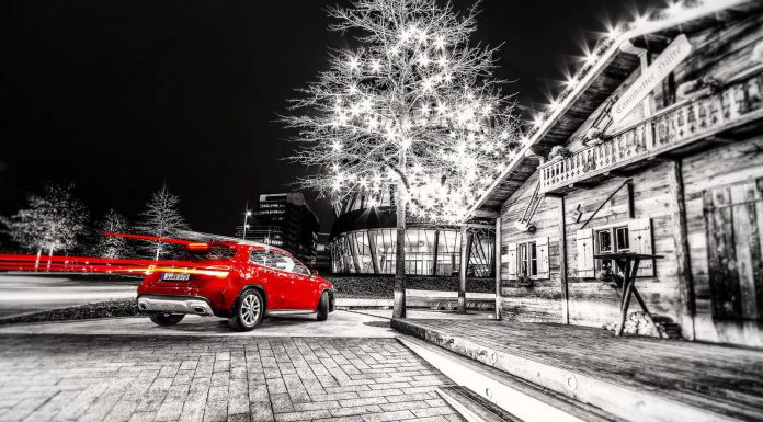 Photo of the Day: Mercedes-Benz GLA in Christmas Glory!