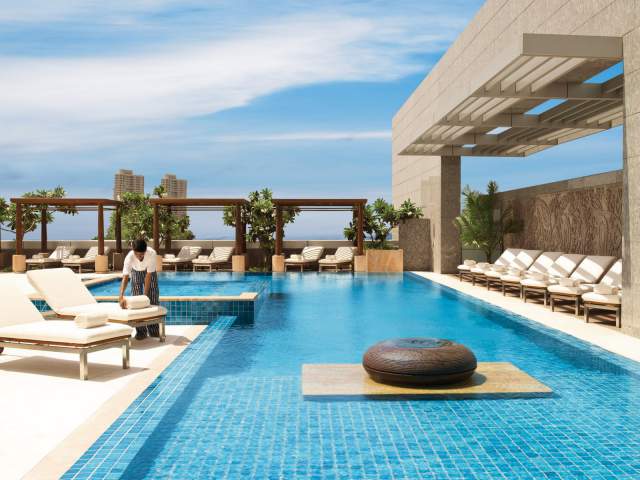 Four Seasons Mumbai Pool