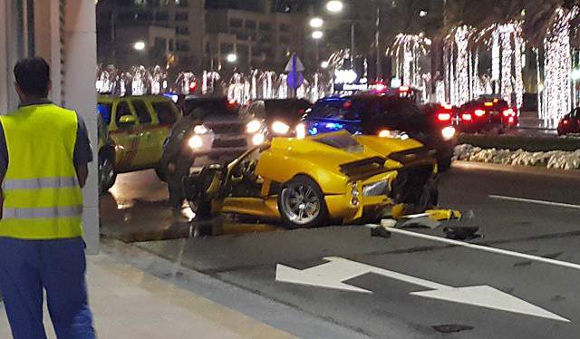 Yellow Pagani Zonda F Crash in Dubai