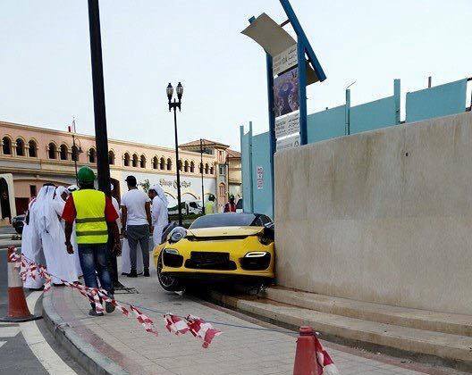 Porsche 911 Turbo S Wrecked in Dubai