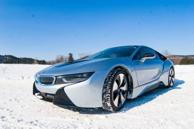 BMW i8 Snow Drift