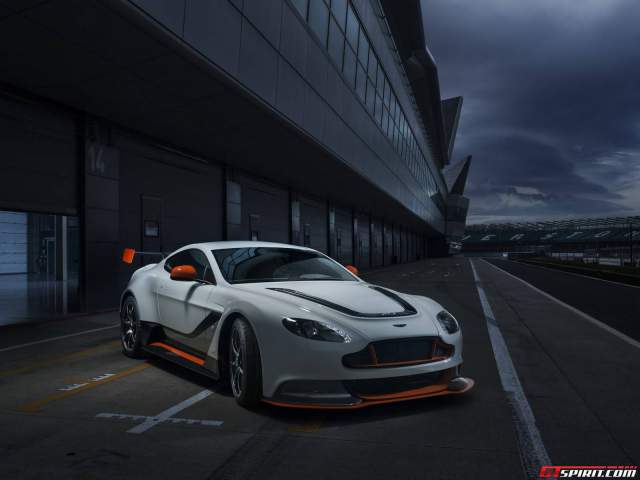 aston-martin-gt3-1