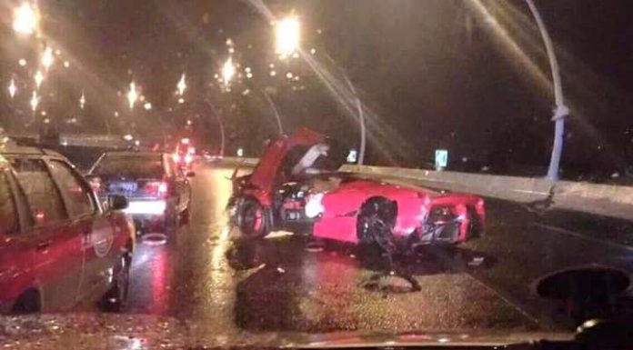 Ferrari LaFerrari Crashed in Shanghai 