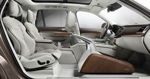 Volvo-XC90-Excellence-Lounge-Console-4