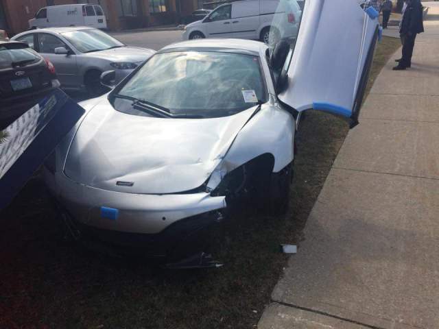 mclaren-dealer-employee-crashes-brand-new-650s-with-steering-wheel-still-wrapped-in-plastic_5