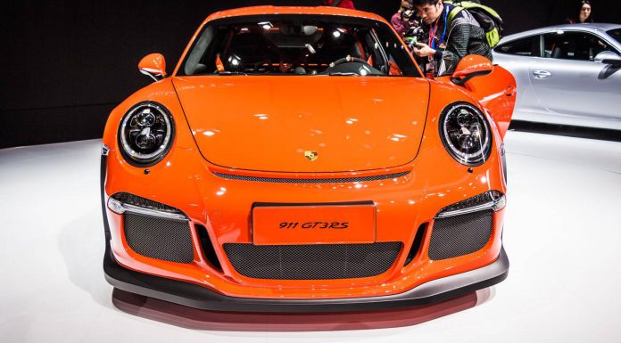 2015 Porsche 911 GT3 RS front 