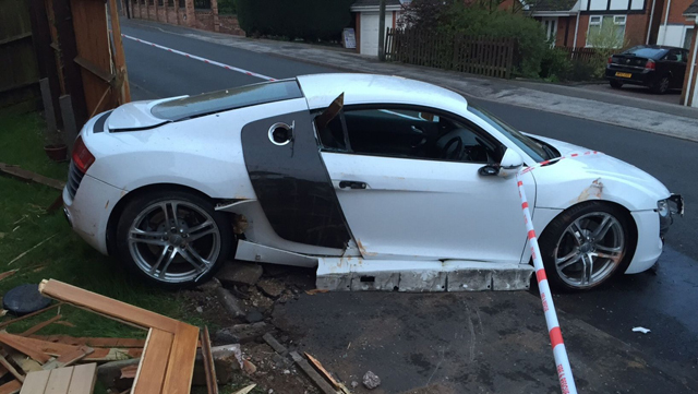 Audi R8 crashes in the UK