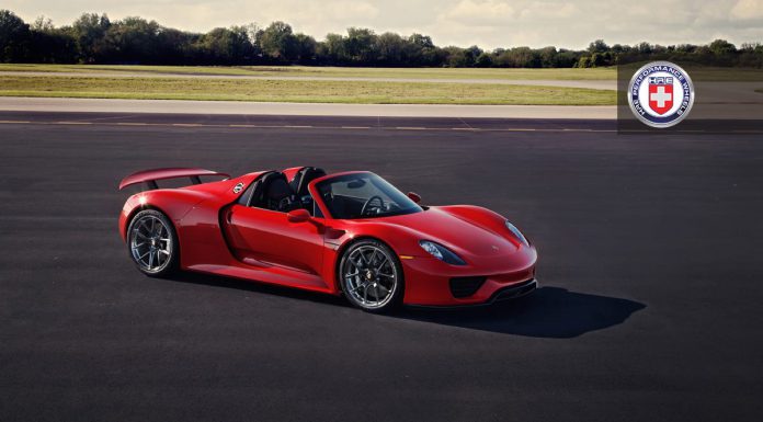 Red Porsche 918 Spyder  Side