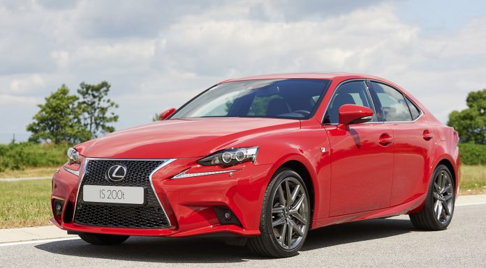 Lexus IS200t revealed front